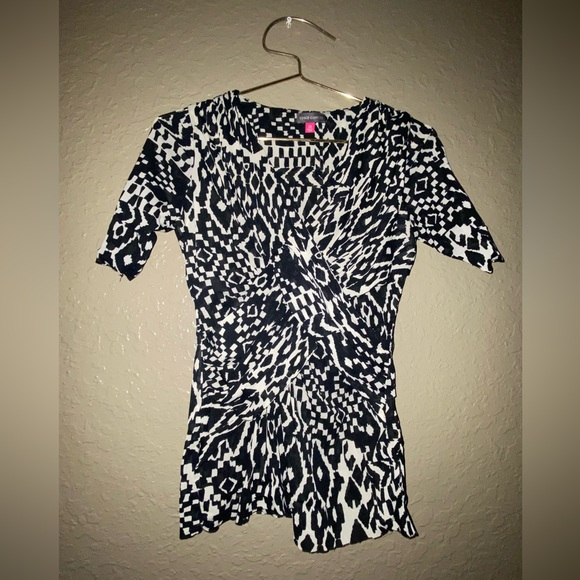 Vince Camuto Tops - Vince C blouse